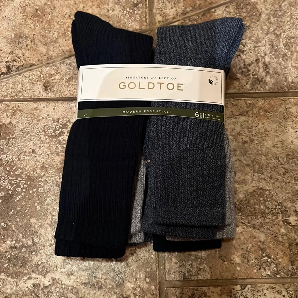 NEW- Men’s GOLDTOE Socks